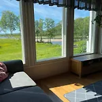 Spacious Riverside With Aurora And Wilderness Villa *