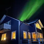 Spacious Riverside With Aurora And Wilderness Villa *