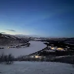 Villa Spacious Riverside With Aurora And Wilderness