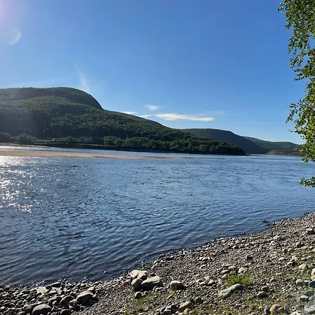 Villa Spacious Riverside With Aurora And Wilderness *