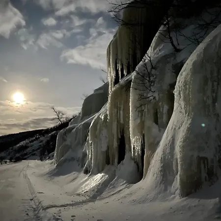 Villa Spacious Riverside With Aurora And Wilderness *