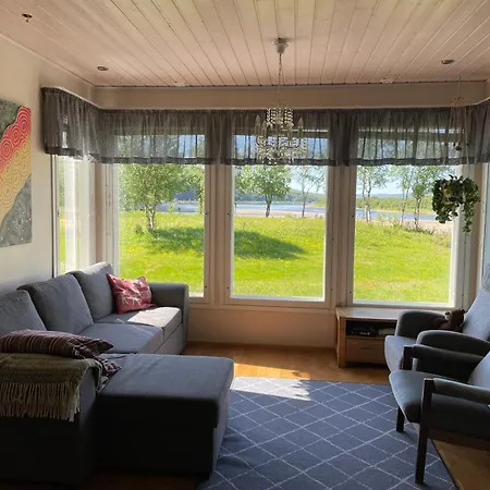 Villa Spacious Riverside With Aurora And Wilderness Utsjoki