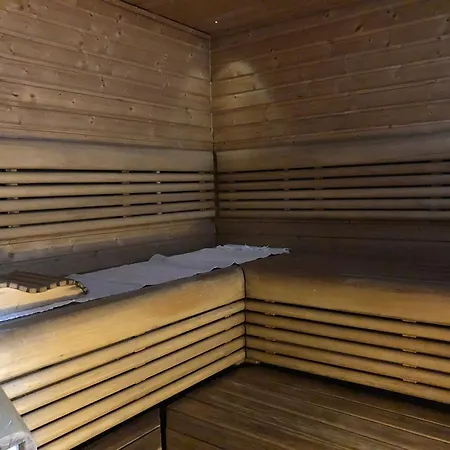 Villa Spacious Riverside With Aurora And Wilderness